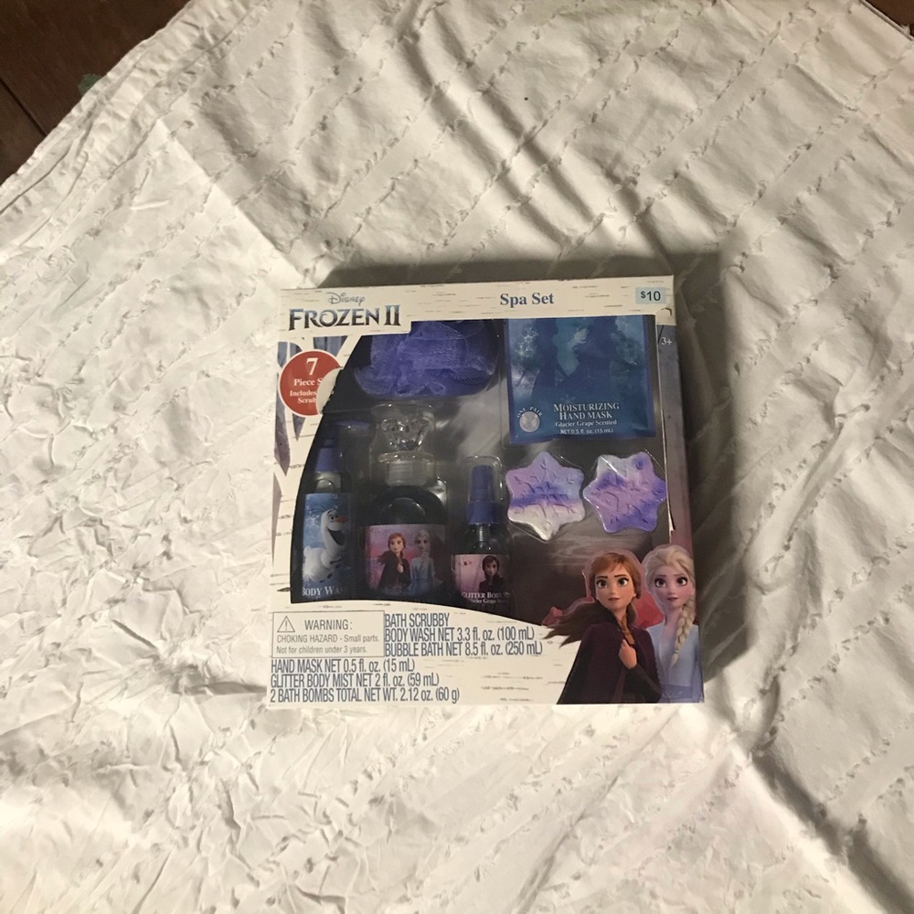 Frozen 2 spa set brand new in box never opened